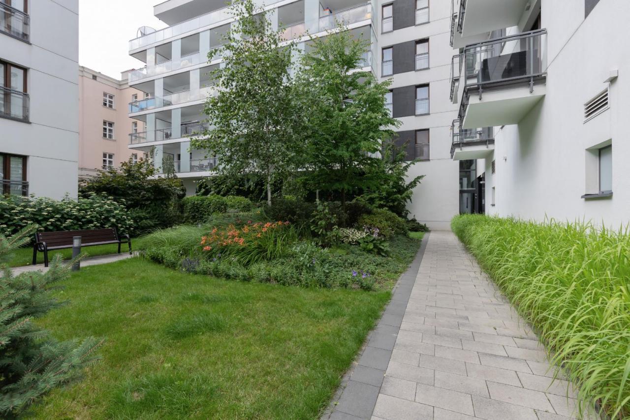 Stylish & Trendy 1 Bedroom Apartment Wola With Parking By Renters Warsaw Exterior photo